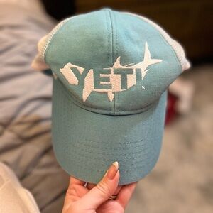 Yeti hat